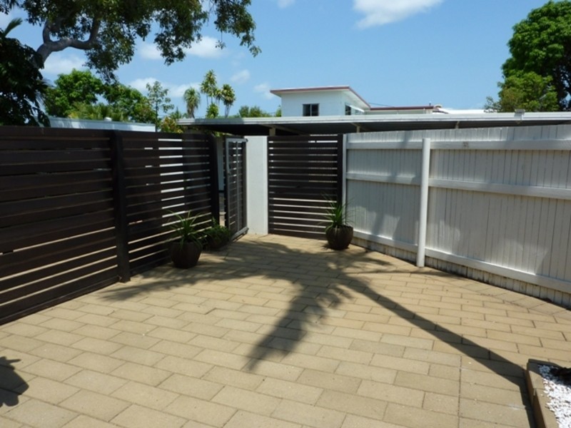Rowes Bay QLD 4810