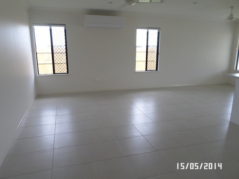 10 Marblewood Cct, Mount Low QLD 4818