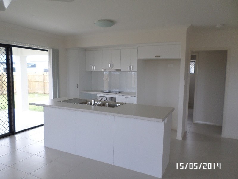 10 Marblewood Cct, Mount Low QLD 4818