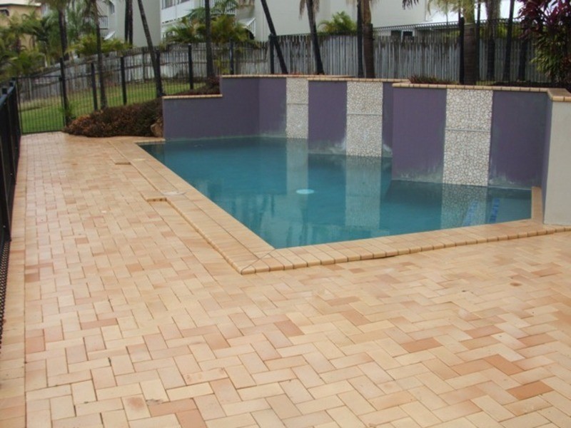 7/12-14 Martinez Avenue, West End QLD 4810