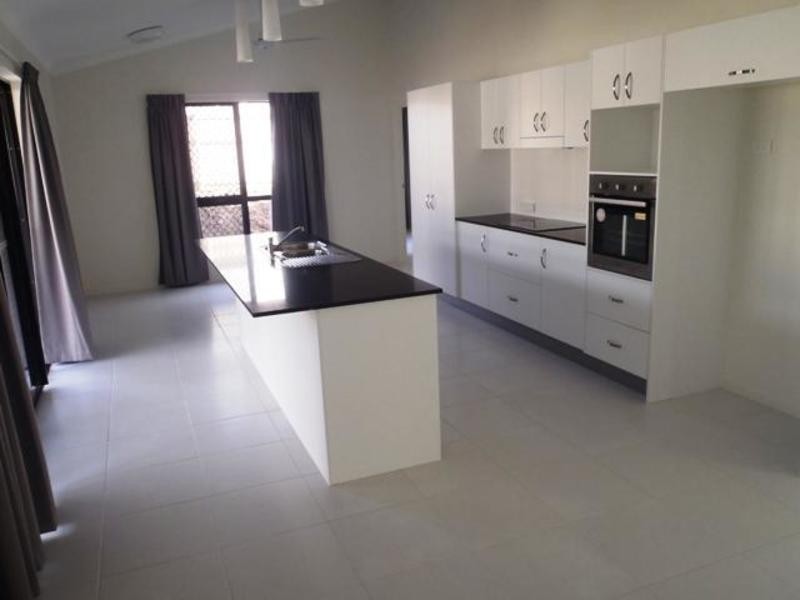 12 Browning Street, Mount Louisa QLD 4814