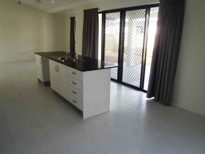 12 Browning Street, Mount Louisa QLD 4814