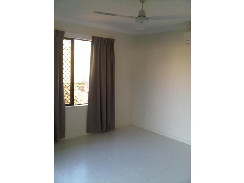 12 Browning Street, Mount Louisa QLD 4814