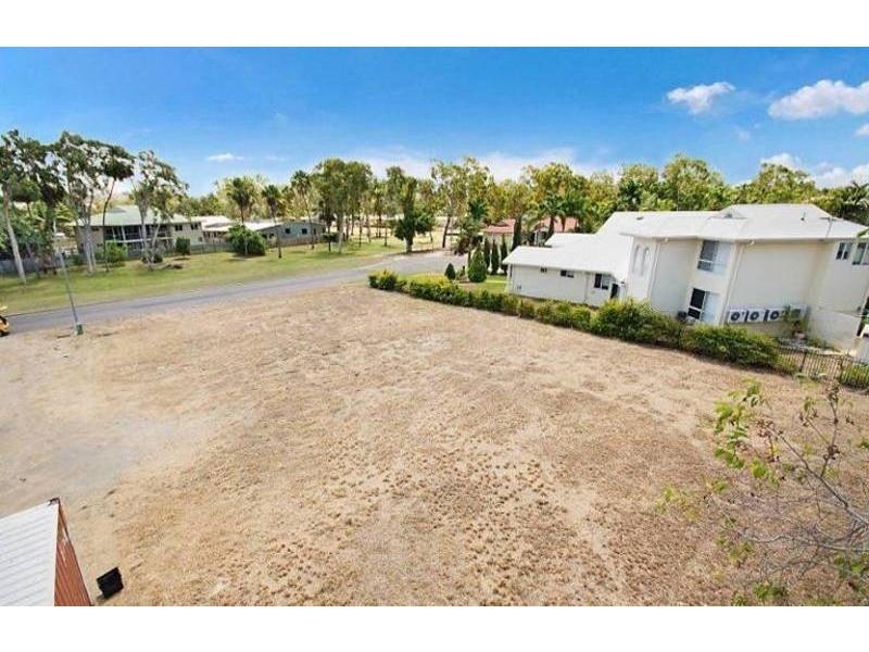 54 Livistonia Close, Bushland Beach QLD 4818