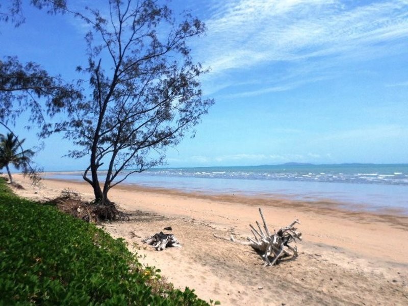 6 Cay Street, Saunders Beach QLD 4818