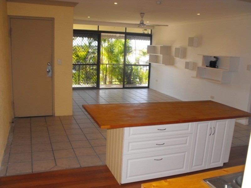 5/64 Warburton Street, North Ward QLD 4810