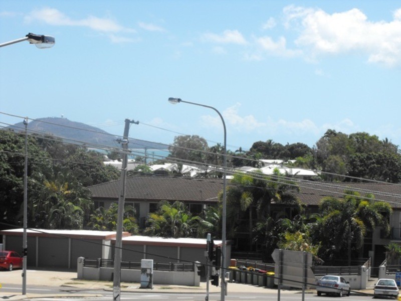 5/64 Warburton Street, North Ward QLD 4810