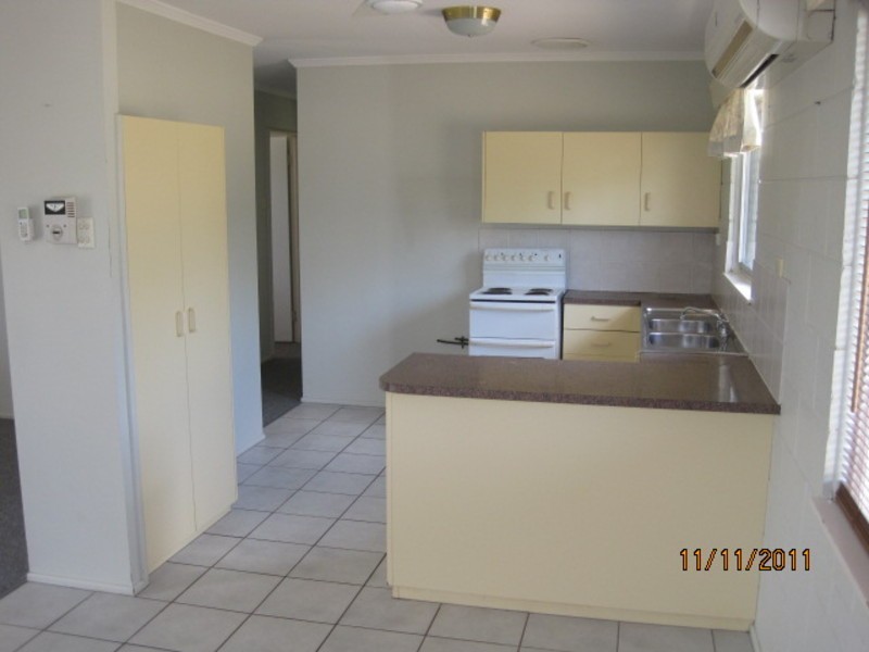 8 Gill Street, Kirwan QLD 4817