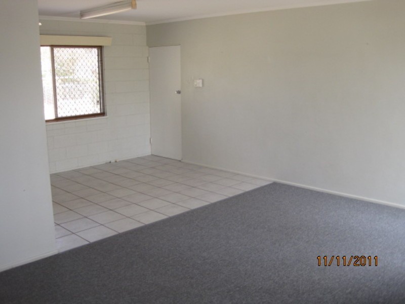 8 Gill Street, Kirwan QLD 4817