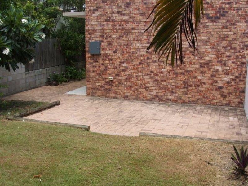 1/6 Mary Street, West End QLD 4810