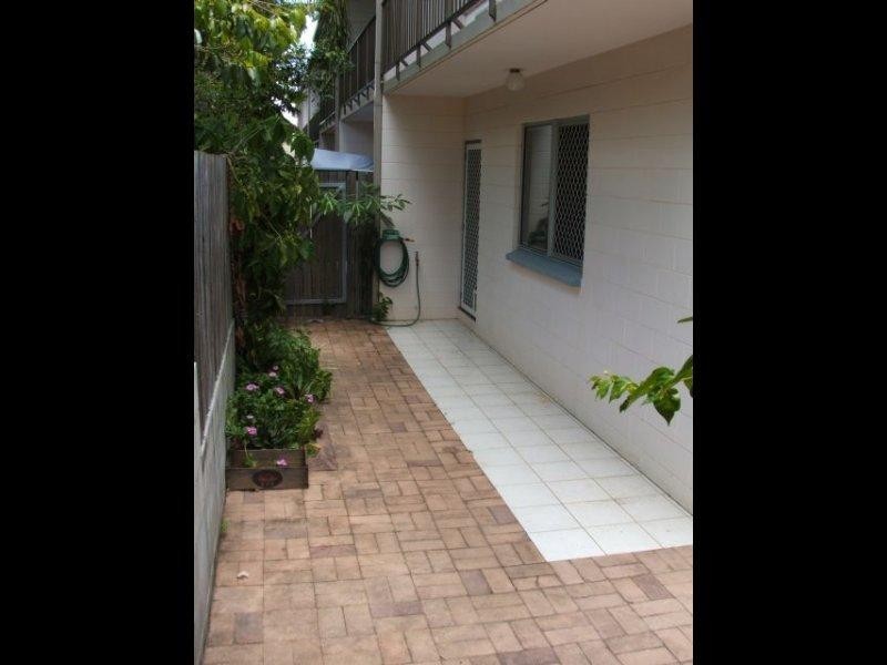 1/6 Mary Street, West End QLD 4810