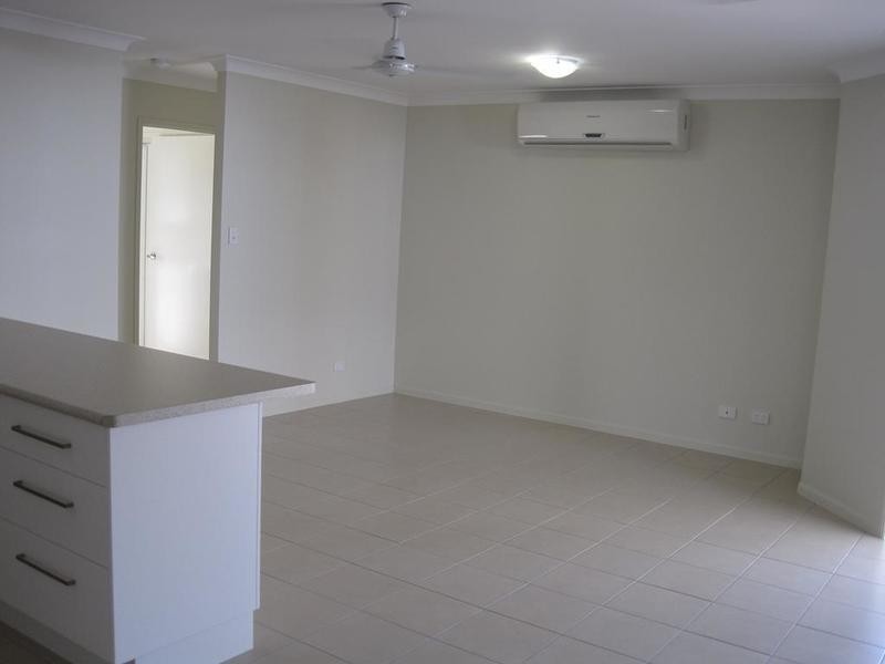 8  Chloe Court, Mount Louisa QLD 4814