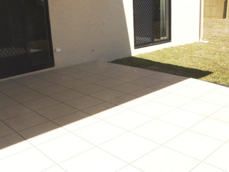 15 Coolaree Drive, Bushland Beach QLD 4818