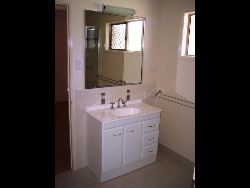 9/10 Renecol Avenue, Rasmussen QLD 4815