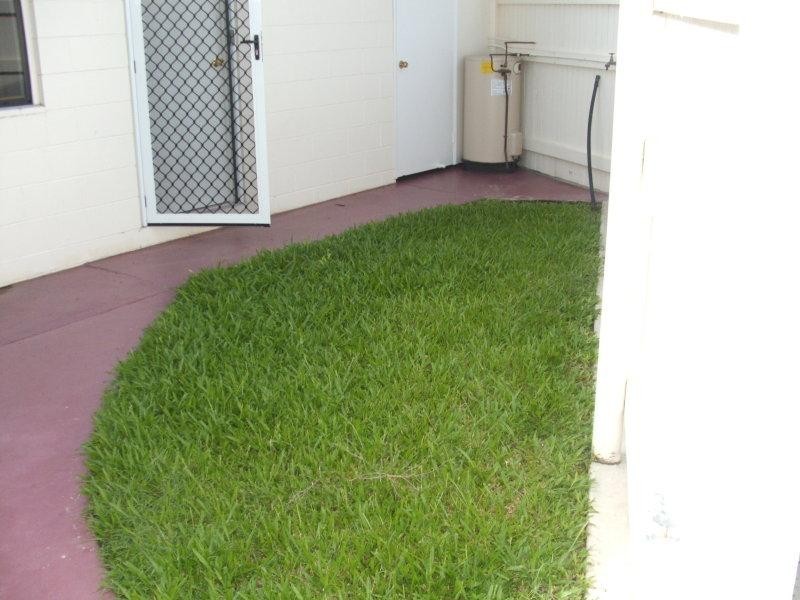 2/13 Granville Street, Pimlico QLD 4812