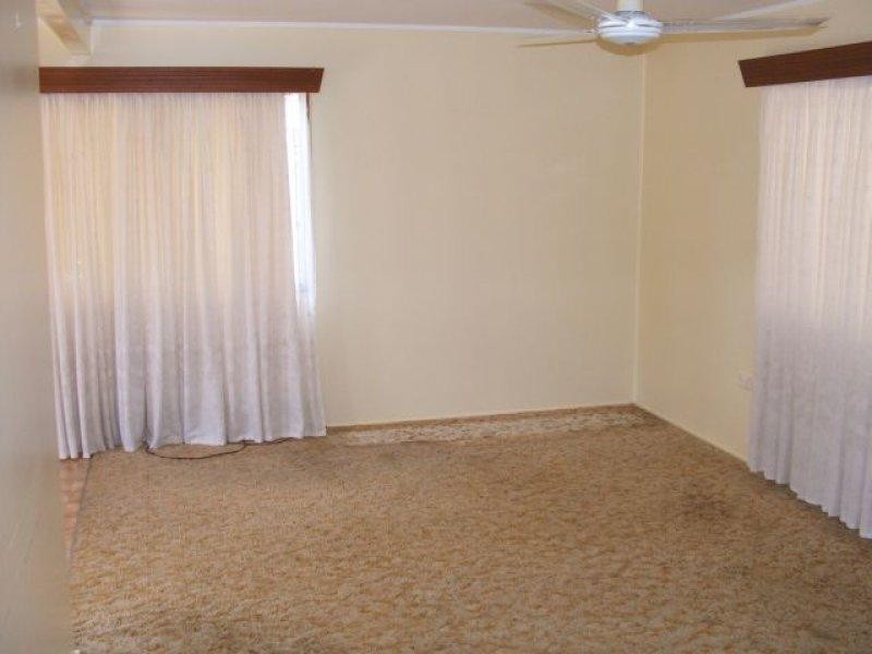 100 Pinnacle Drive, Rasmussen QLD 4815