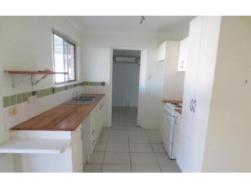 18 Julia Street, Kirwan QLD 4817