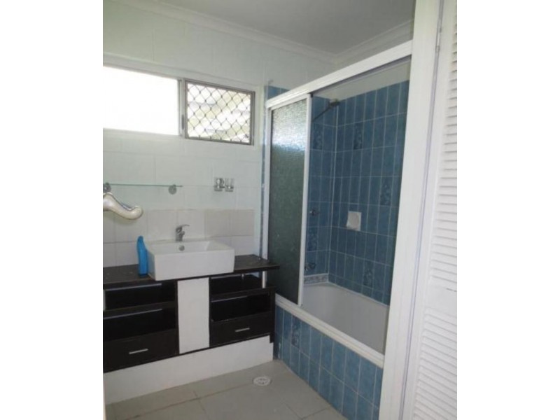 18 Julia Street, Kirwan QLD 4817