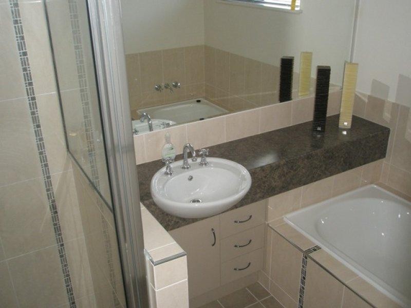 8 Beaconsfield Avenue, Kirwan QLD 4817