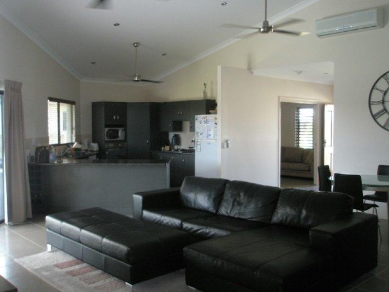 8 Beaconsfield Avenue, Kirwan QLD 4817