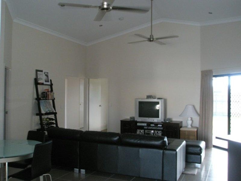 8 Beaconsfield Avenue, Kirwan QLD 4817