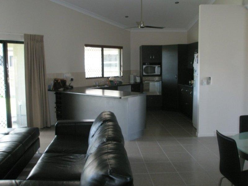 8 Beaconsfield Avenue, Kirwan QLD 4817