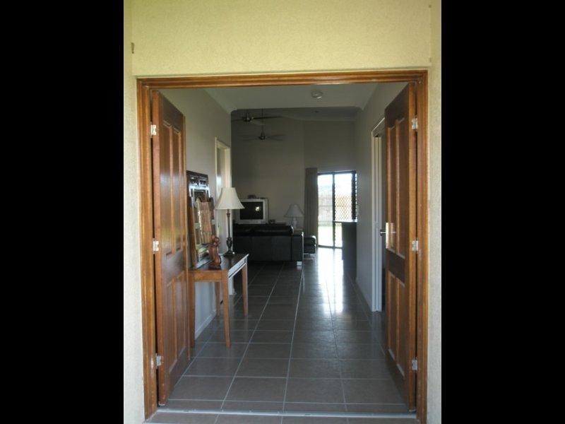 8 Beaconsfield Avenue, Kirwan QLD 4817