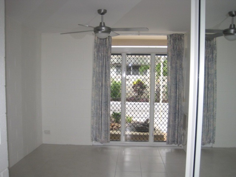 8 Sallows Street, Pallarenda QLD 4810