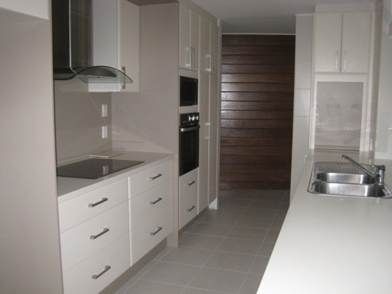 8 Sallows Street, Pallarenda QLD 4810