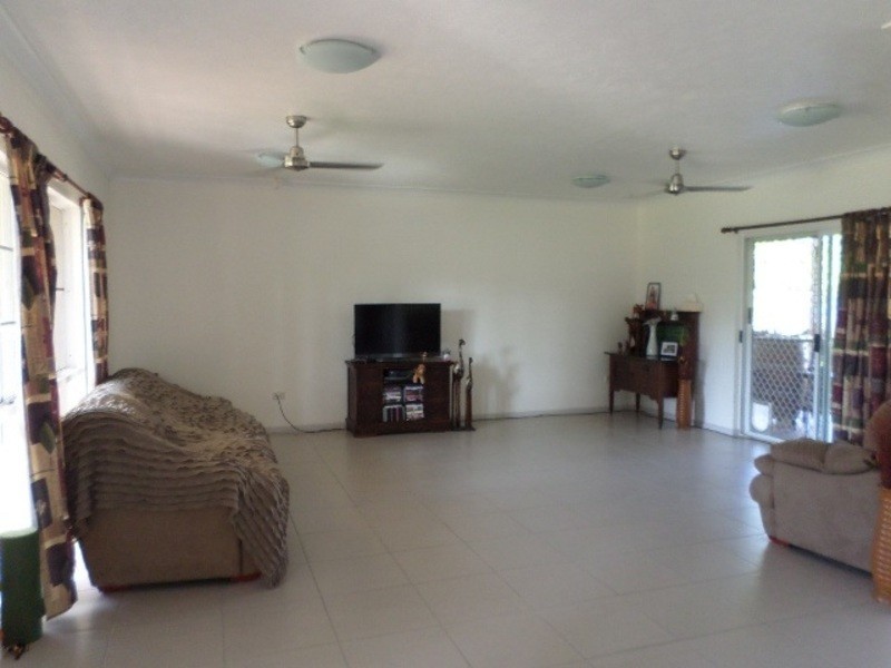 2 Weir Court, Bushland Beach QLD 4818