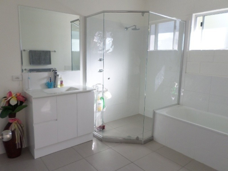 2 Weir Court, Bushland Beach QLD 4818