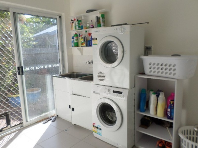 2 Weir Court, Bushland Beach QLD 4818