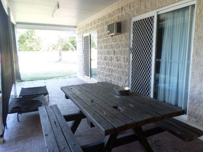 2 Weir Court, Bushland Beach QLD 4818