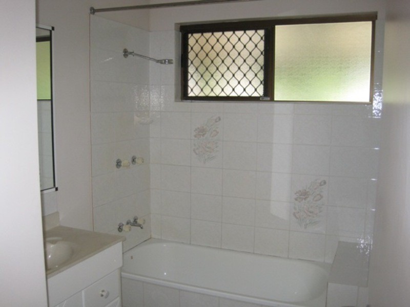 46 Griffey Street, Burdell QLD 4818