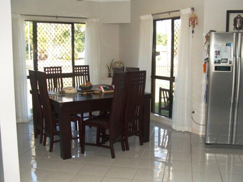 9 Marita Court, Bushland Beach QLD 4818