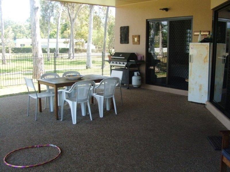 9 Marita Court, Bushland Beach QLD 4818