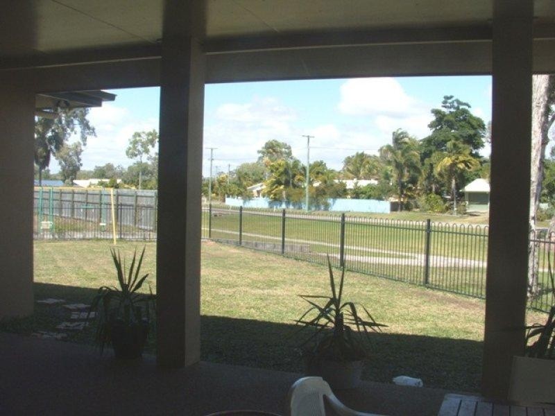 9 Marita Court, Bushland Beach QLD 4818