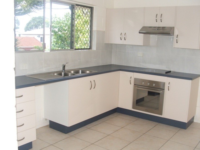 2/14 Hirst Street, Hermit Park QLD 4812