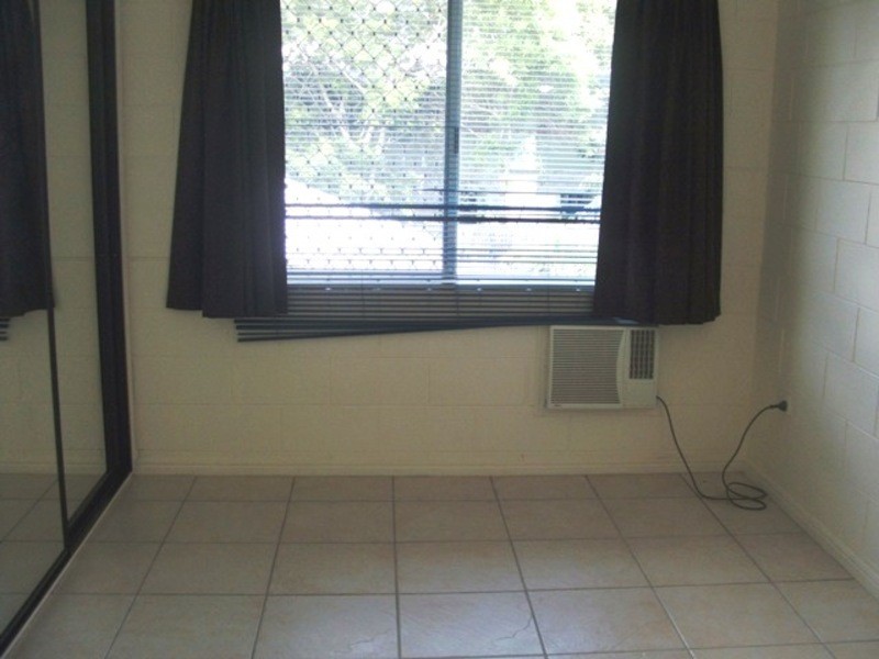 2/14 Hirst Street, Hermit Park QLD 4812