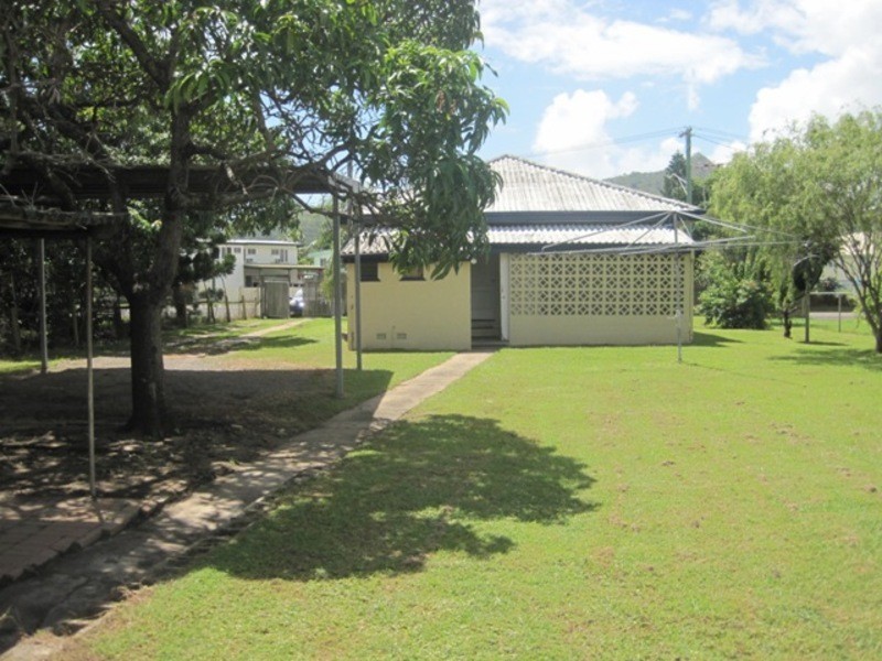 12 Barron Street, West End QLD 4810