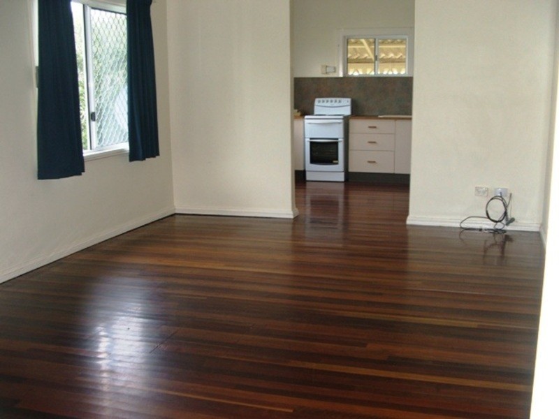 12 Barron Street, West End QLD 4810