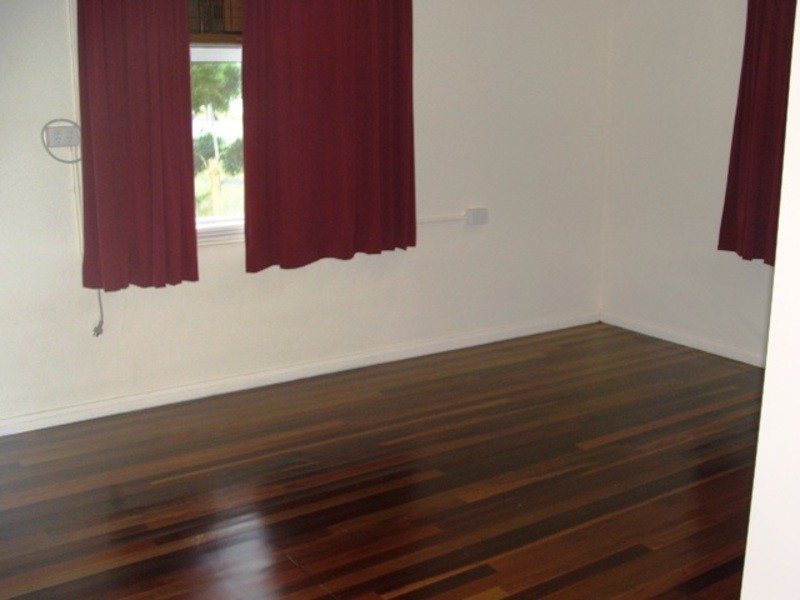 12 Barron Street, West End QLD 4810