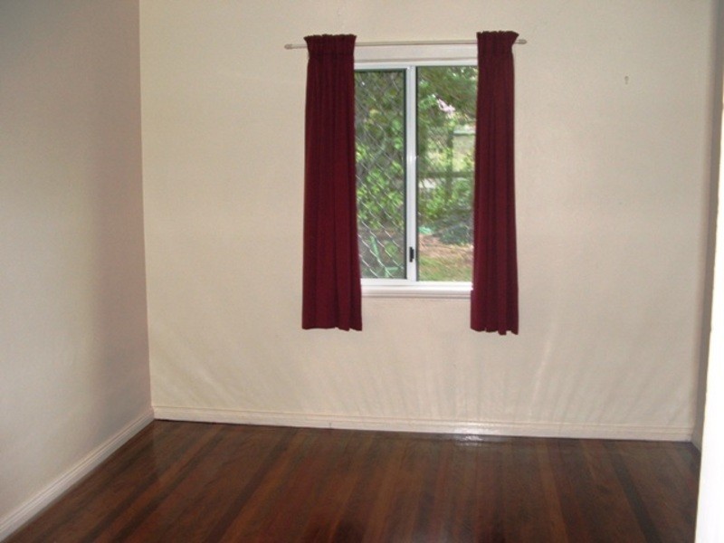 12 Barron Street, West End QLD 4810