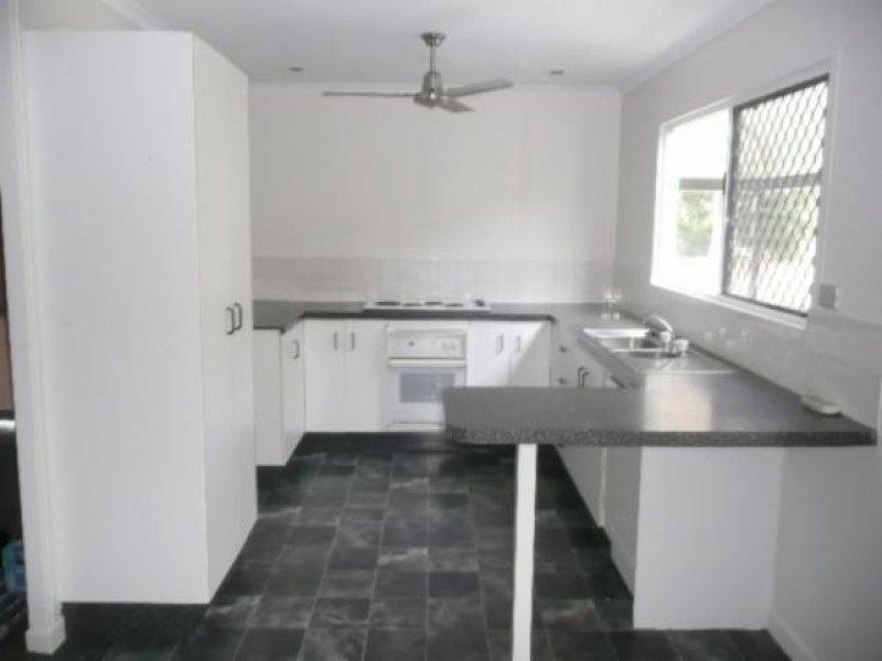 101 Marina Drive, Bushland Beach QLD 4818