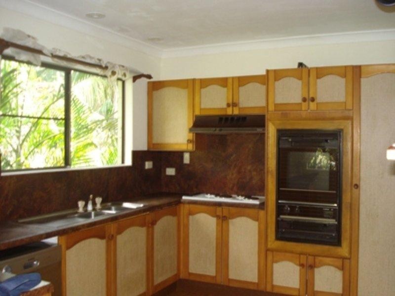 1 Beech Court, Bushland Beach QLD 4818