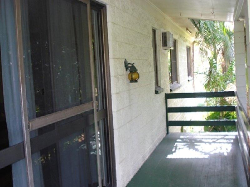 1 Beech Court, Bushland Beach QLD 4818