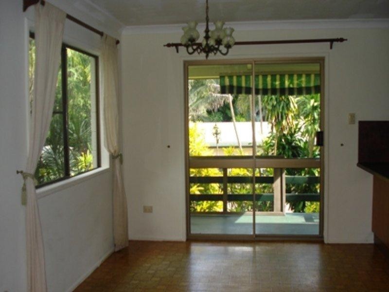 1 Beech Court, Bushland Beach QLD 4818