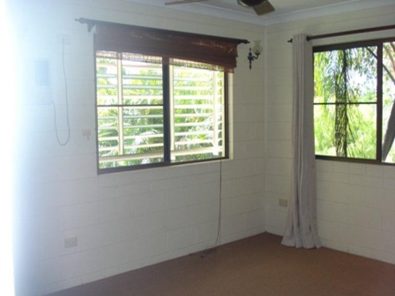 1 Beech Court, Bushland Beach QLD 4818