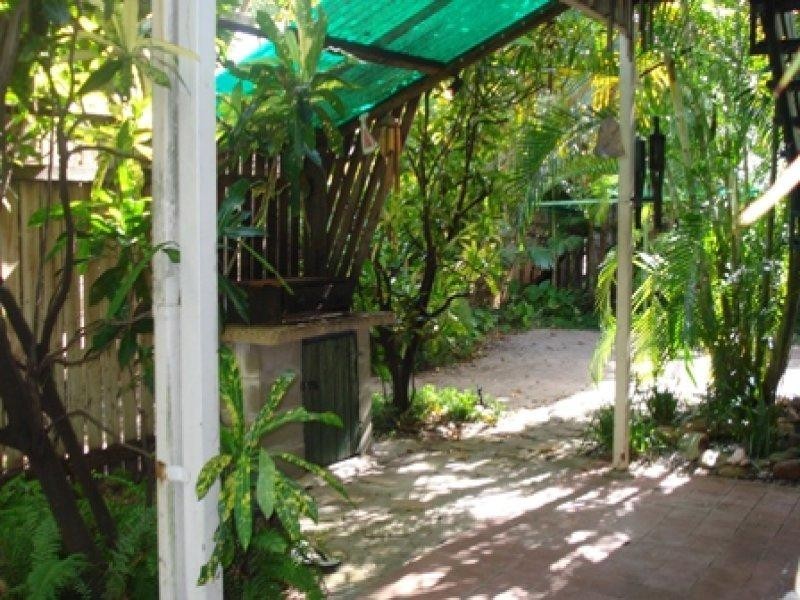 1 Beech Court, Bushland Beach QLD 4818