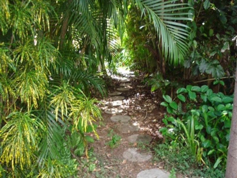 1 Beech Court, Bushland Beach QLD 4818